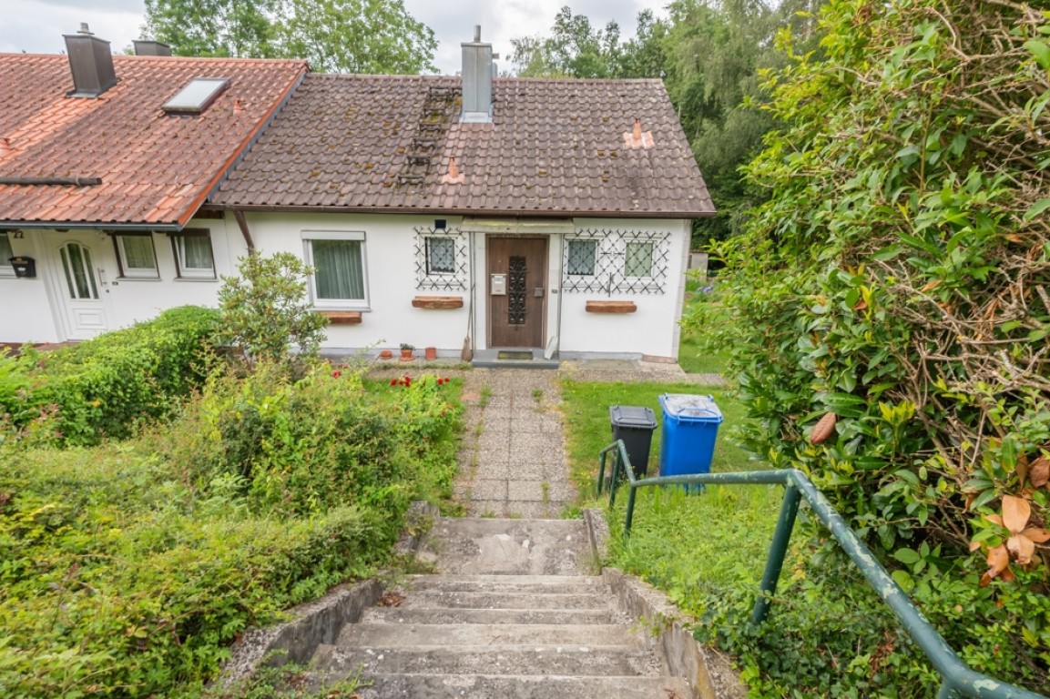 Passau / Grubweg - Passau-Grubweg: Einfaches Reiheneckhaus – Komplettrenovierung notwendig