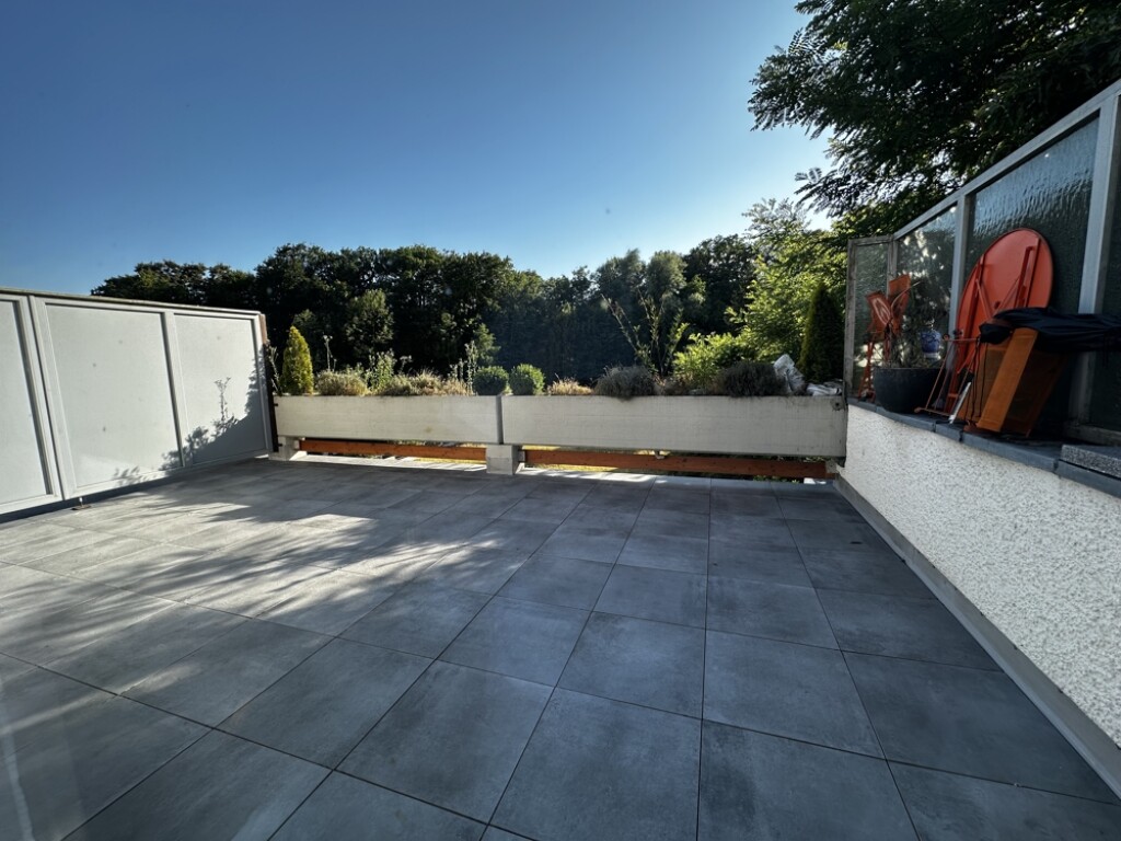 Passau - WG gerechte 2-Zimmer-Wohnung mit Wannenbad, Kochzeile, großer Sonnenterrasse und Tiefgaragenstellplatz in Passau Haidenhof-Süd