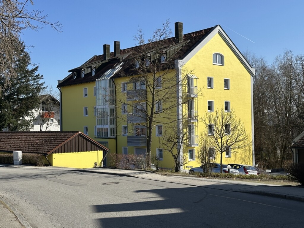 Passau - Initiative Altersvorsorge! 3-Zimmer-Wohnung mit zwei Balkonen, Wannenbad und Einzelgarage