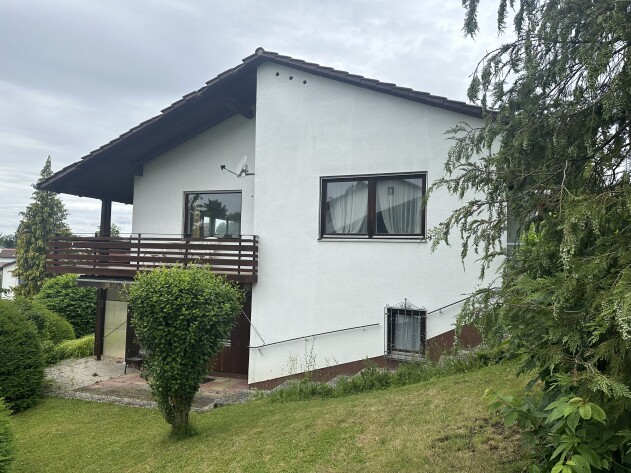 Einfamilienhaus - Renovierungsbedürftiges Einfamilienhaus mit Einliegerwohnung in Bad Griesbach