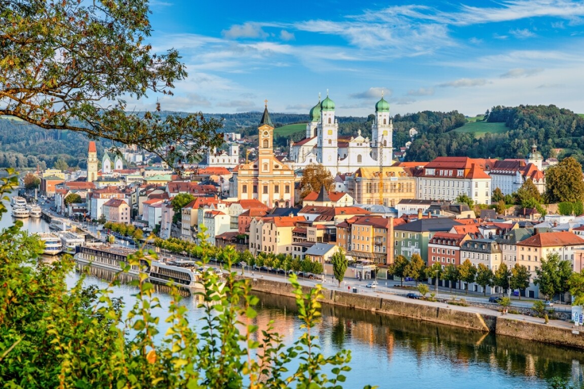 Passau / Hacklberg - Provisionsfrei!Kernsanierte 2-Zimmer-Wohnung mit großzügiger Terrasse