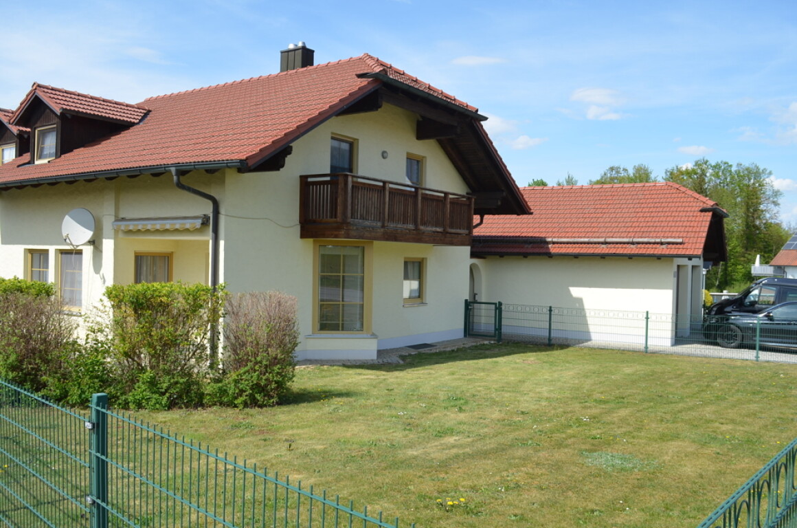 Einziehen und Wohlfühlen Gepflegte Doppelhaushälfte mit Garten in ruhiger Wohnlage