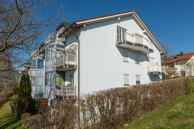 1-Zimmer-Wohnung - Gelungene 1 Zimmer-Wohnung mit geräumigem Wannenbad, offener Küche und Balkon in Passau-Hacklberg