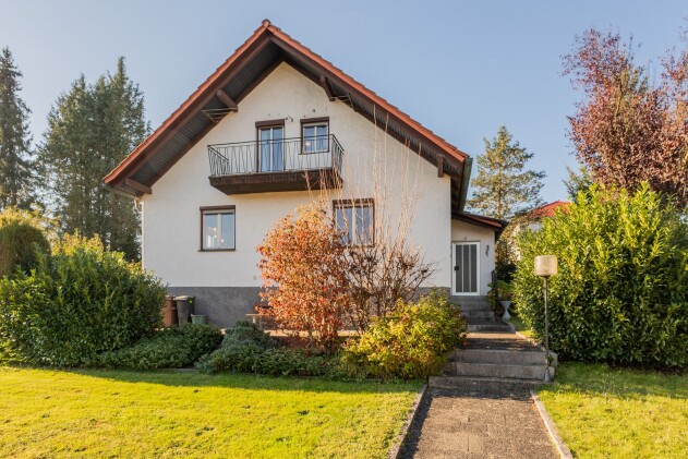 Einfamilienhaus - Passau-Neustift: Einfamilienhaus Baujahr 1944 mit 1.014 m² Grund