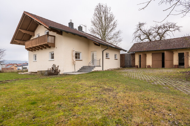 Einfamilienhaus - Älteres Einfamilienhaus Nähe Ruhstorf/Schmidham