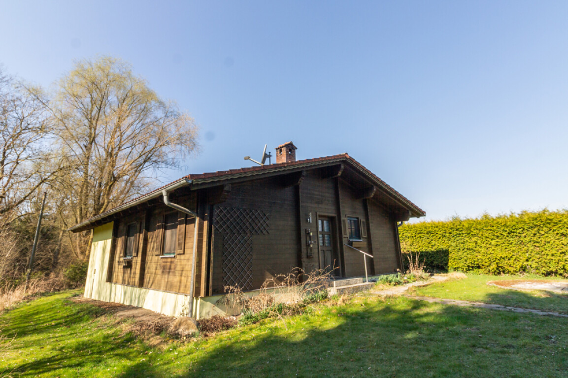 Passau-Süd 15 km Nähe Neuhaus: Sonnleitner-Holzhaus in Alleinlage – Autobahn deutlich hörbar