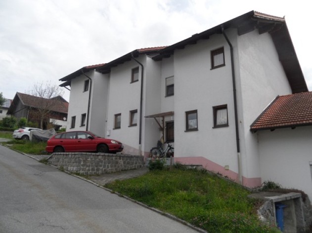 Reihenmittelhaus - Reihenmittelhaus in Aicha vorm Wald Nähe Zentrum