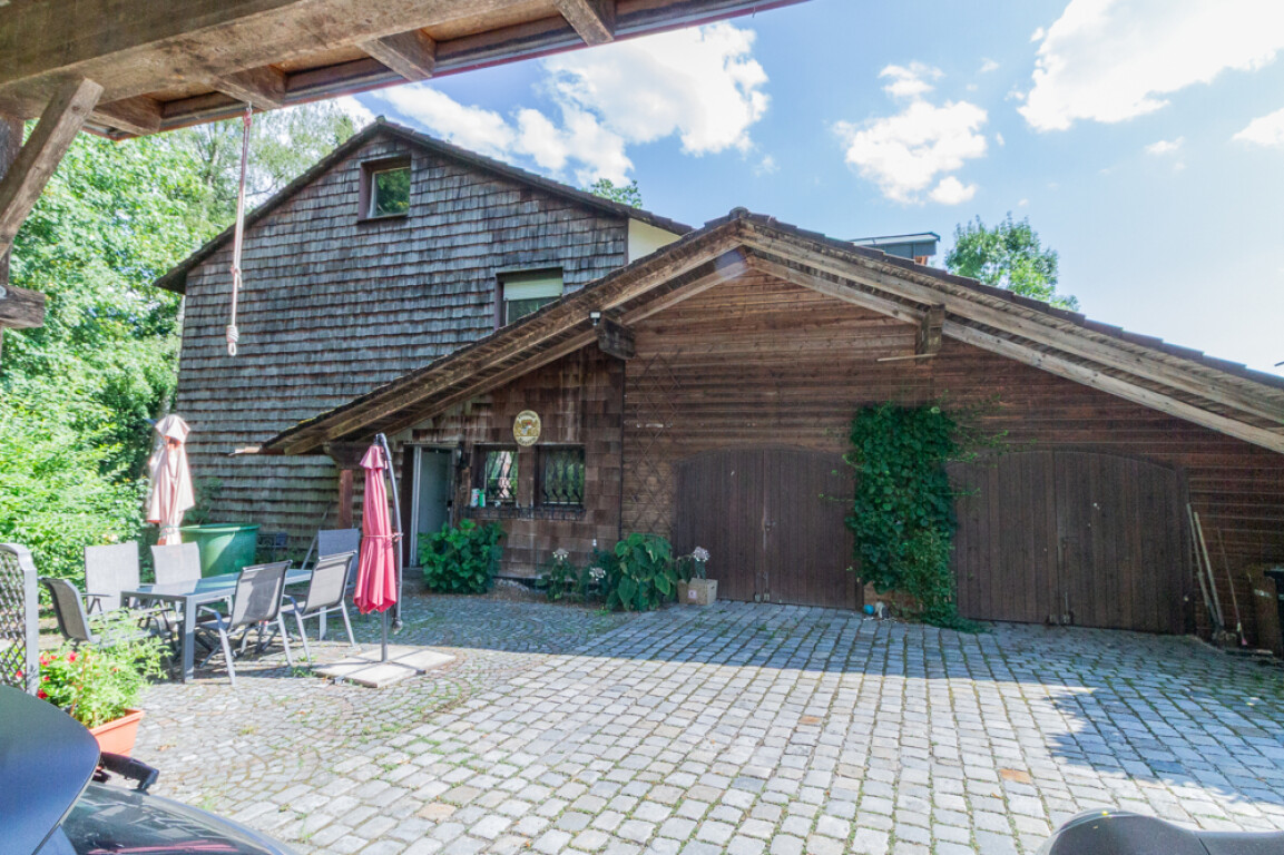 Passau-Rittsteig: Einfamilienhaus, Baujahr 1970 Waldrandlage, Renovierung notwendig