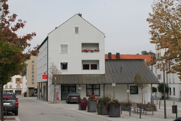 Wohn- und Geschäftshaus - Fürstenzell: Wohn- und Geschäftshaus im Marktzentrum mit 6,45 % Rendite