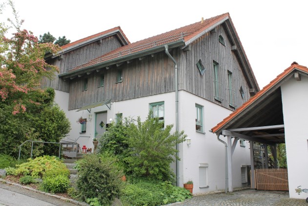 Doppelhaushälfte - Tiefenbach: Gepflegte Doppelhaushälfte Baujahr 1994 in Zentrumsnähe