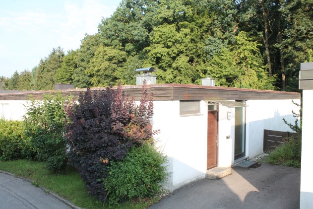 Winkelbungalow - Passau-Grubweg: Winkelbungalow, Baujahr 1971, 125 m² ebenerdige Wohnfläche Komplettsanierung notwend