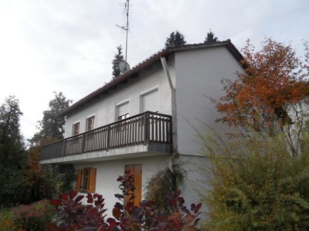 Einfamilienhaus in Höhenlage - Renoviertes Einfamilienhaus in Höhenlage mit Fernblick in Perlesreut Nähe Grafenau