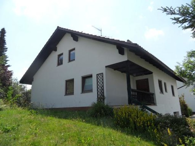 Einfamilienhaus - Großzügiges Einfamilienhaus mit ausbaufähigem Dachgeschoss in Breitenberg 