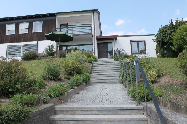 Einfamilienhaus - Passau-Haidenhof-Süd: Einfamilienhaus - 9 Zimmer - traumhafter Fernblick über das Inntal nach Österr