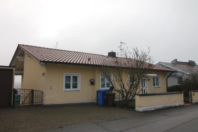 Einfamilienhaus - Salzweg/Straßkirchen: Einfamilienhaus in ruhiger Siedlungslage mit traumhaften Fernblick