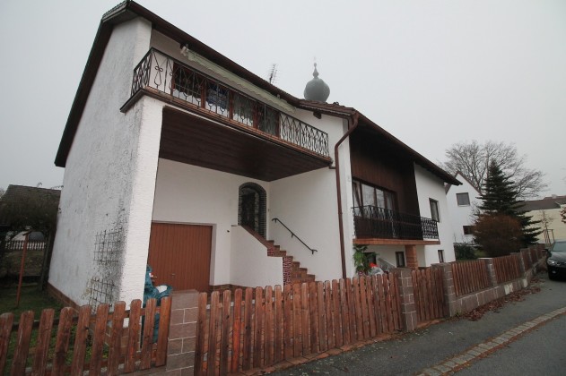 Großzügiges Zweifamilienhaus - Großzügiges Zweifamilienhaus Nähe Passau/Otterskirchen