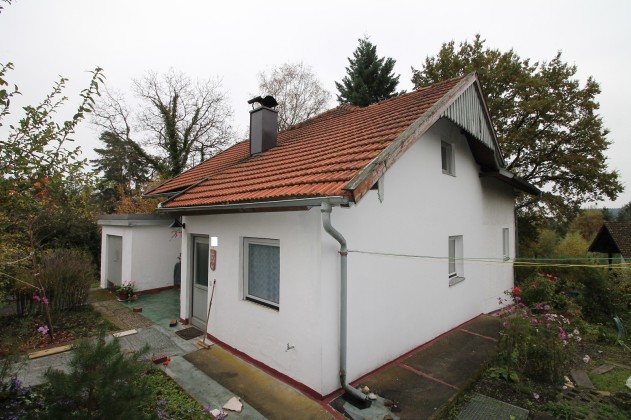 Einfaches Haus - Gemeinde Tiefenbach: Einfaches Haus - Komplettsanierung notwendig