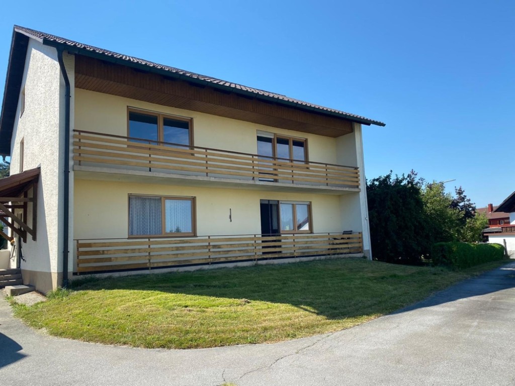 Eging am See - Eging am See: Zweifamilienhaus und Abrissgebäude