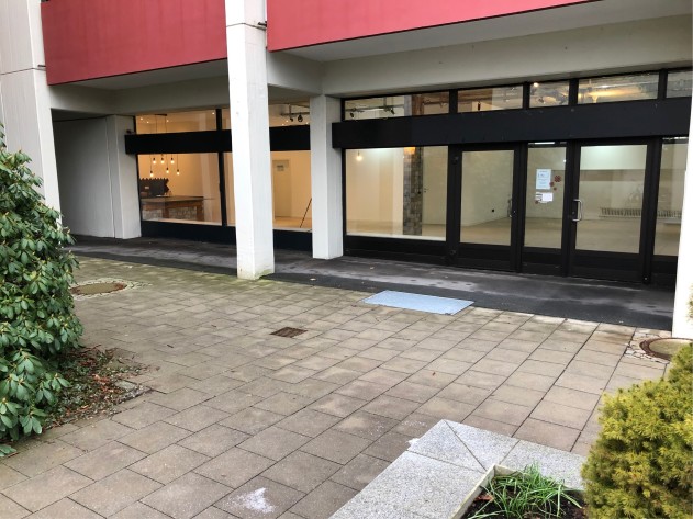 Gewerbeeinheit - Investment für Immobilienprofis Gewerbeeinheit in Passau Neustift – Umbau in Wohnungen möglich