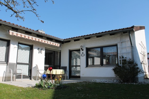 Einfamilienhaus-Bungalow - Passau-Nähe Zentrum: Freistehender Einfamilienhaus-Bungalow in ruhiger Lage an Anliegerstraße