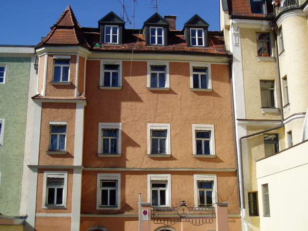 Haus mit einem Laden, 4 Zimmern, 2 Appartements und 5 Wohnungen - Passau-Altstadt: Haus mit einem Laden, 4 Zimmern, 2 Appartements und 5 Wohnungen