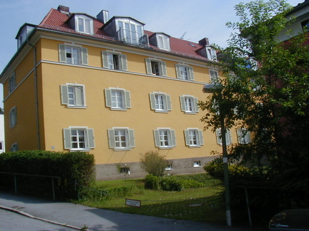 2-Zimmer-Wohnung - Wohnen in historischen Gemäuern!
