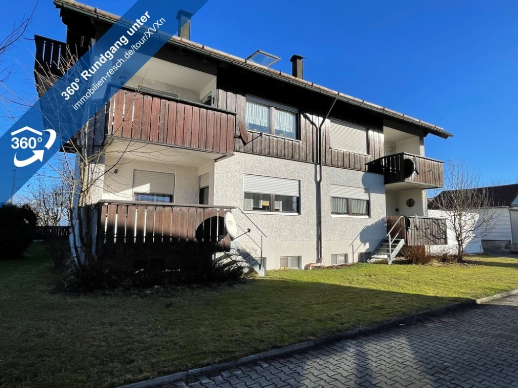 Salzweg - Praktische 3-Zimmer-Etagenwohnung mit zusätzlichen Kachelofen, Loggia und Festgarage in Salzweg