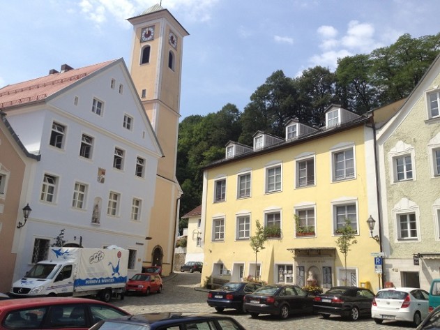 2,5-Zimmer-Wohnung - Wohnen im historischen Gebäude! 
